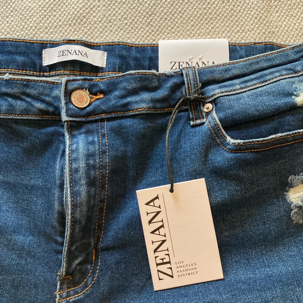 Zenana Outfitters Distressed Blue Ankle Jeans